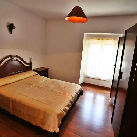 Holiday home Casa Vella De Esteiro *