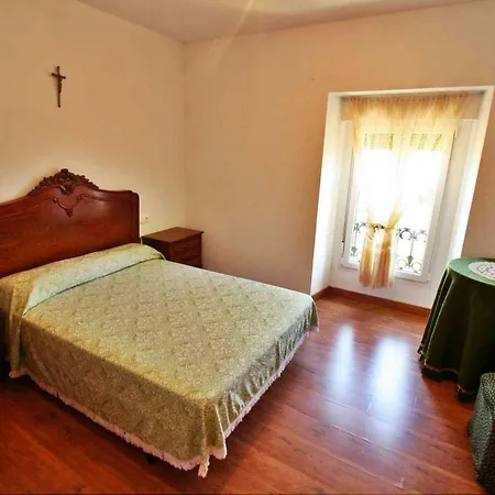 Casa Vella De Esteiro Holiday home Creo